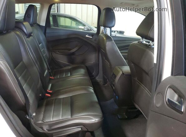 1FMCU9J95GUC24902 2016 FORD ESCAPE Белый Вид задней части салона