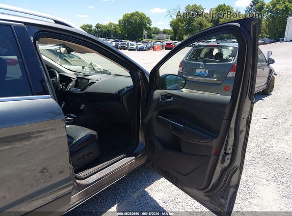 1FMCU9J95JUD19614 2018 FORD ESCAPE Gray Front interior view