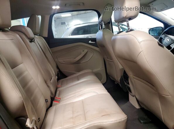 1FMCU9J95JUD21573 2018 FORD ESCAPE Красный Вид задней части салона