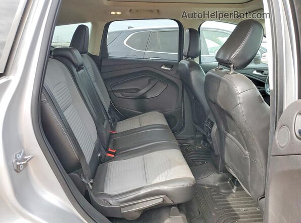 1FMCU9J95KUB89223 2019 FORD ESCAPE Silver Vista de los asientos traseros