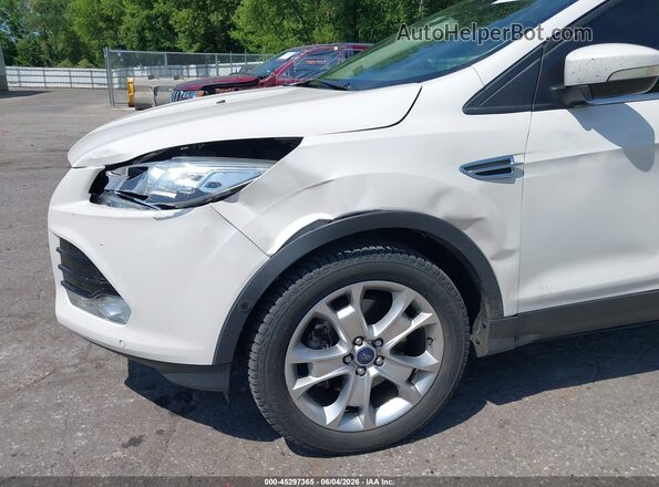 1FMCU9J96GUC57682 2016 FORD ESCAPE Белый Вид спереди