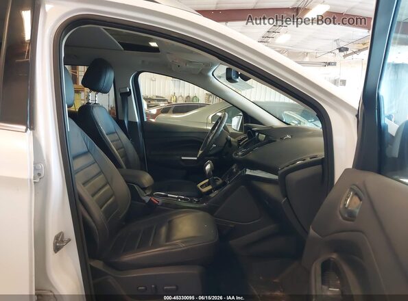 1FMCU9J99GUC77635 2016 FORD ESCAPE Белый Вид салона спереди