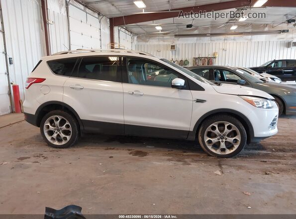 1FMCU9J99GUC77635 2016 FORD ESCAPE Белый Вид задней части салона