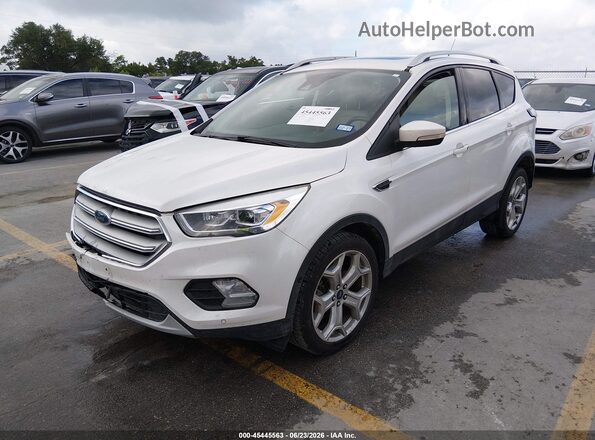 1FMCU9J99JUC32900 2018 FORD ESCAPE White Vista tres cuartos delantera izquierda