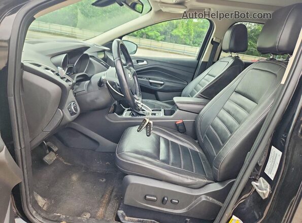 1FMCU9J9XHUB97889 2017 FORD ESCAPE Черный Вид салона спереди