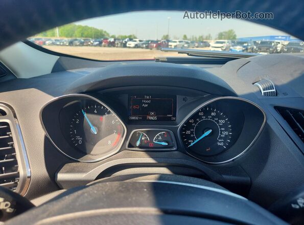 1FMCU9J9XHUE90899 2017 FORD ESCAPE Red Widok zestawu wskaźników