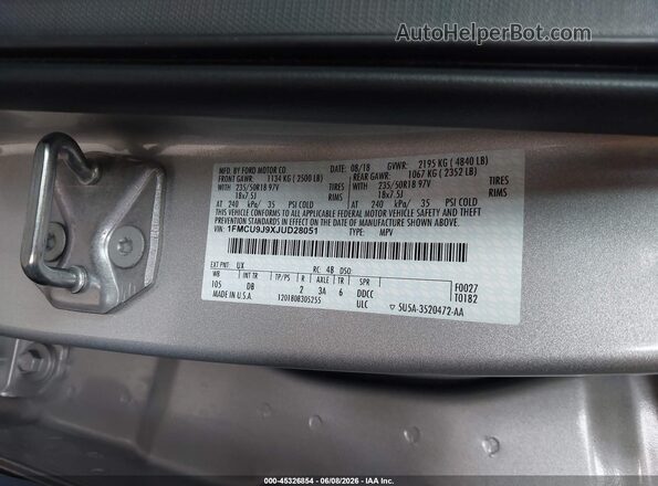 1FMCU9J9XJUD28051 2018 FORD ESCAPE Silver Vista del compartimento del motor