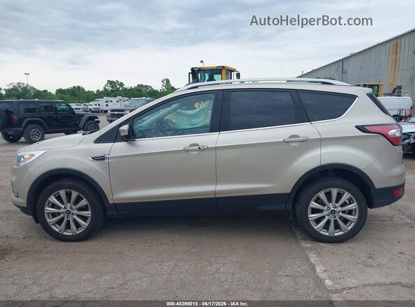 1FMCU9JD2HUE22567 2017 FORD ESCAPE Золотой Панорамный вид салона 360°
