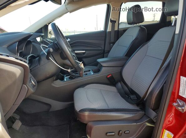 1FMCU9JD7HUD43203 2017 FORD ESCAPE Красный Вид салона спереди