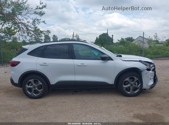 1FMCU9MN1SUB35135 2025 FORD ESCAPE Белый Вид задней части салона