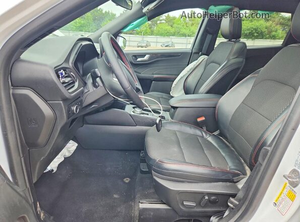 1FMCU9MN2PUA69556 2023 FORD ESCAPE White Front interior view