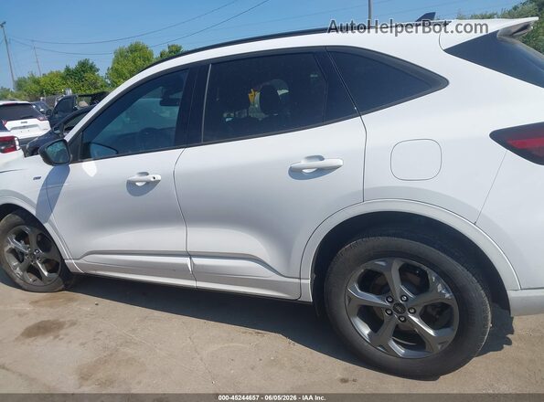1FMCU9MN6PUA54980 2023 FORD ESCAPE Белый 