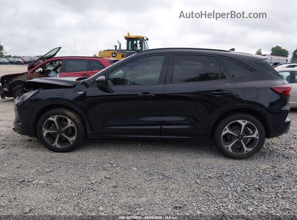 1FMCU9NA2PUA05349 2023 FORD ESCAPE Черный 