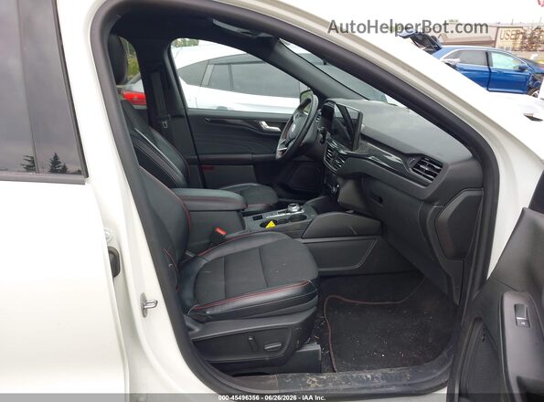 1FMCU9NA2PUB09923 2023 FORD ESCAPE Белый Вид салона спереди