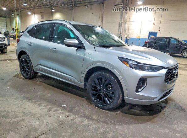 1FMCU9PA8PUB37707 2023 FORD ESCAPE Серебряный Передняя правая четверть