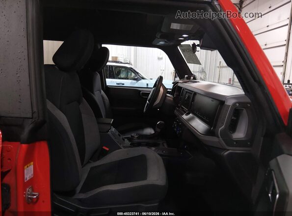 1FMDE5BH5PLA98725 2023 FORD BRONCO Red Вид салону спереду