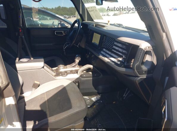 1FMDE5BH9NLB40648 2022 FORD BRONCO Gray Widok wnętrza z przodu