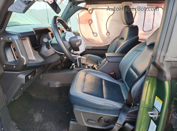 1FMDE5DH0PLC07900 2023 FORD BRONCO Green Vista interior delantera