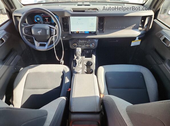 1FMDE7BHXTLA70411 2026 FORD BRONCO White Widok deski rozdzielczej