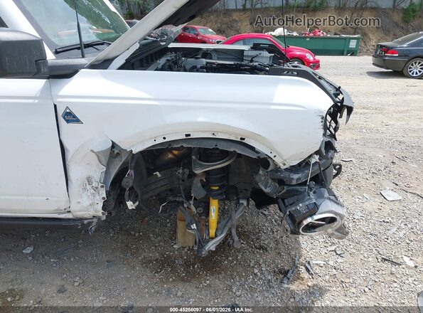 1FMEE1BH0RLA92606 2024 FORD BRONCO Белый Вид спереди