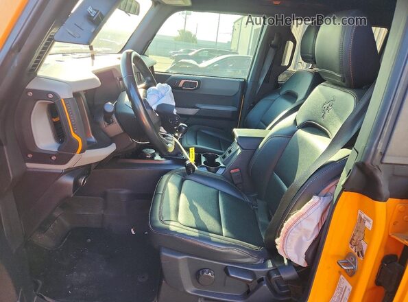 1FMEE5DH0NLB64600 2022 FORD BRONCO Orange Вид салону спереду