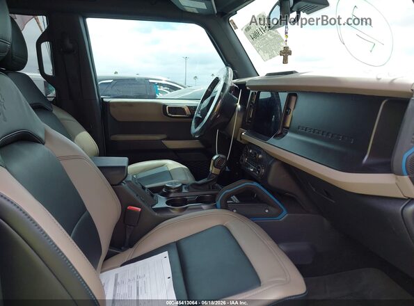 1FMEE5DP3PLB34131 2023 FORD BRONCO Gray Front interior view
