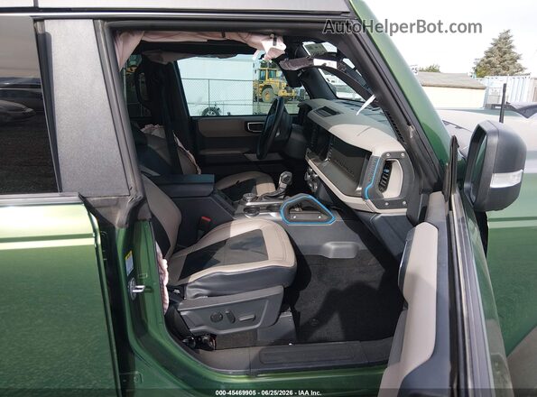 1FMEE5DP5NLB53891 2022 FORD BRONCO Зеленый Вид салона спереди