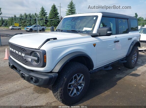 1FMEE5DP7PLB50994 2023 FORD BRONCO Белый Передняя левая четверть