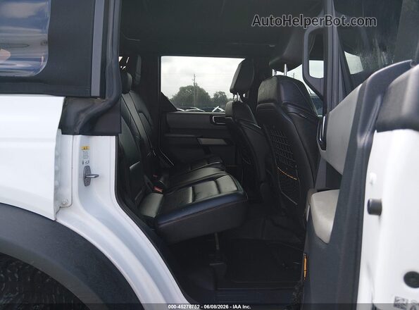 1FMEE5DP8NLB52637 2022 FORD BRONCO White Widok naklejki z numerem VIN