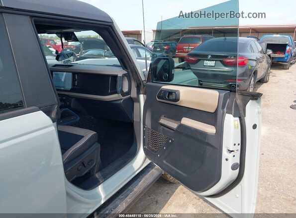 1FMEE5DPXNLB83341 2022 FORD BRONCO Gray Front interior view
