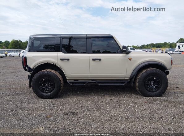 1FMEE9BP2SLB20577 2025 FORD BRONCO Cream Панорамний вид салону 360°