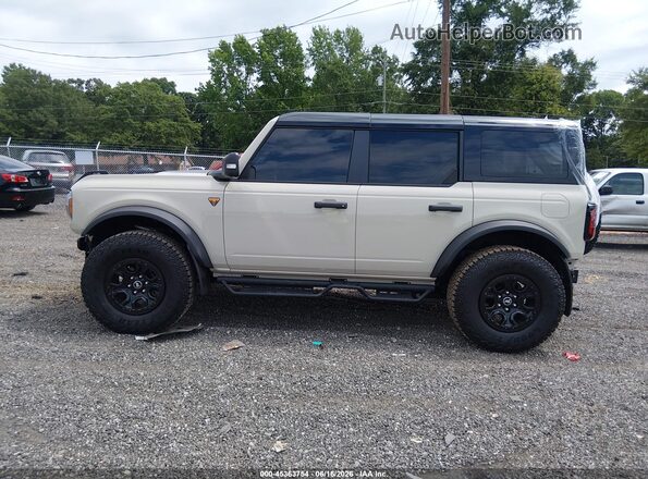 1FMEE9BP2SLB20577 2025 FORD BRONCO Cream 