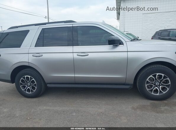 1FMJU1GT9NEA42493 2022 FORD EXPEDITION Silver Vista interior trasera