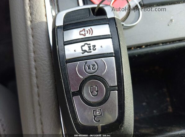 1FMJU1HT8JEA06075 2018 FORD EXPEDITION Белый Вид панели приборов