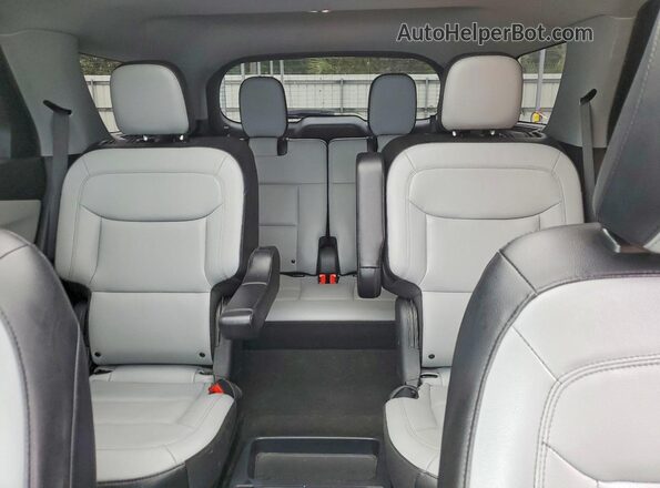 1FMSK7DH0MGA11665 2021 FORD EXPLORER White Հետևի նստատեղերի տեսք