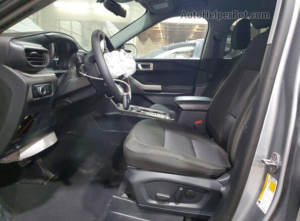 1FMSK7DH1RGA41734 2024 FORD EXPLORER Silver Front interior view