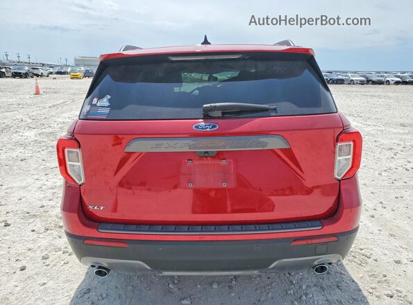 1FMSK7DH2NGA24516 2022 FORD EXPLORER Red Rear view
