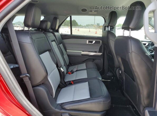 1FMSK7DH2NGA24516 2022 FORD EXPLORER Red Rear interior view