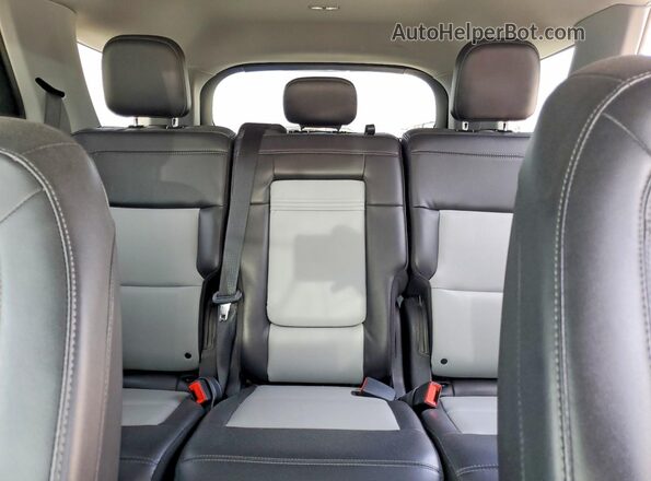 1FMSK7DH2NGA24516 2022 FORD EXPLORER Red Rear seats view