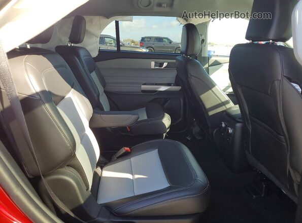 1FMSK7DH5RGA89155 2024 FORD EXPLORER Red Widok tylnych siedzeń
