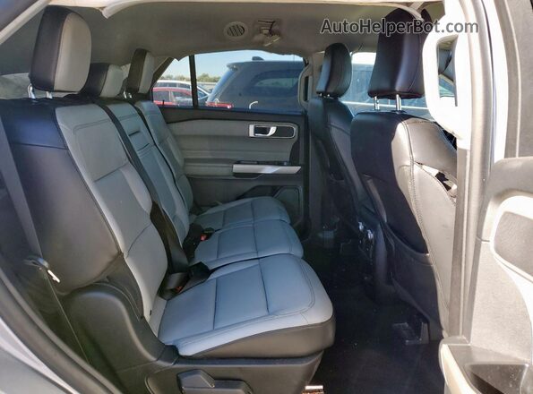 1FMSK7DH8MGB61149 2021 FORD EXPLORER Silver Vista interior trasera
