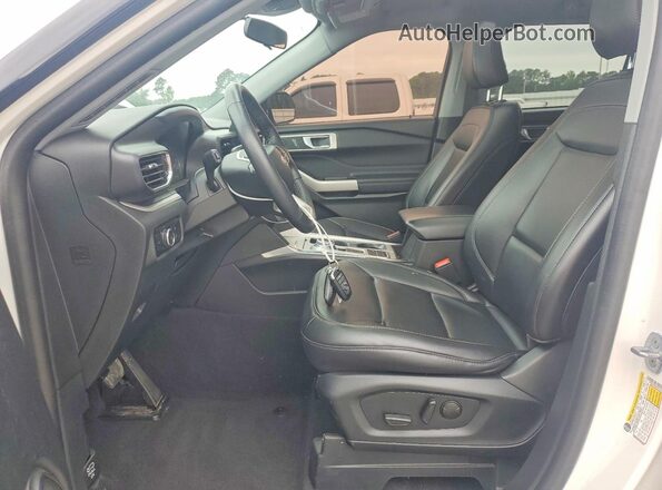 1FMSK7DH8PGA27214 2023 FORD EXPLORER White Front interior view