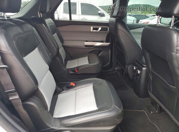 1FMSK7DH9NGA83515 2022 FORD EXPLORER White Rear interior view