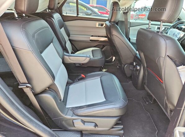 1FMSK7DH9NGC29637 2022 FORD EXPLORER Black Rear seats view