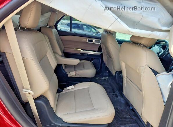 1FMSK7FH7MGA22269 2021 FORD EXPLORER Red Rear seats view