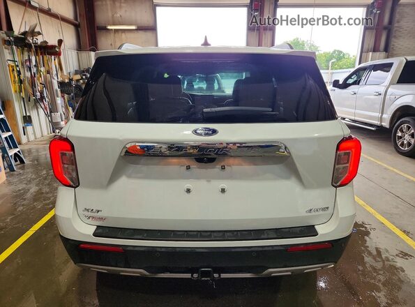 1FMSK8DH0MGA48916 2026 FORD EXPLORER White Rear view