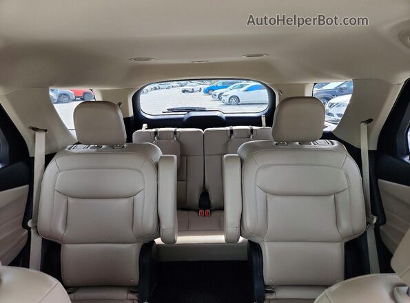 1FMSK8DH0MGA48916 2026 FORD EXPLORER White Rear seats view