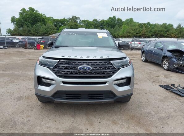 1FMSK8DH1MGC06941 2021 FORD EXPLORER Silver Widok wnętrza z tyłu