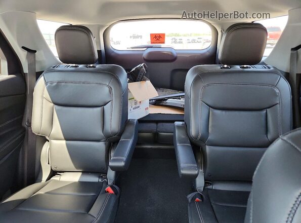 1FMSK8DH1NGA24352 2022 FORD EXPLORER Red Vista de los asientos traseros