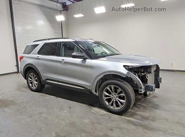 1FMSK8DH1NGA69310 2022 FORD EXPLORER Silver Front right